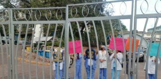 Enfermeras profesionales se toman la Facultad de Medicina