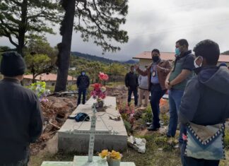 Exhuman cadáver del líder comunitario Pablo Isabel Hernández en el departamento de Lempira