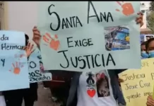 Familia de ayudante de bus clama justicia frente a juzgados