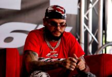 Farruko pide perdón por sus canciones y convierte un concierto en una prédica religiosa