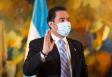 El secretario privado de la presidencia, Héctor Zelaya Castro confirma que dio positivo de Covid-19