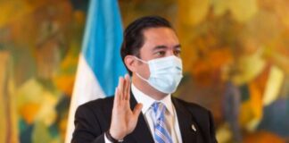 El secretario privado de la presidencia, Héctor Zelaya Castro confirma que dio positivo de Covid-19