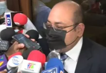 Abogado de Juan Orlando Hernández llega a la Corte para conocer las acusaciones contra el ex Presidente