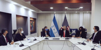 La Subsecretaria de Estado adjunta de EE. UU. aborda los temas de migración y su corrupción en su visita a Honduras