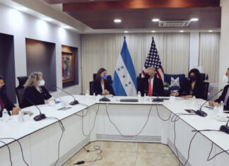 La Subsecretaria de Estado adjunta de EE. UU. aborda los temas de migración y su corrupción en su visita a Honduras