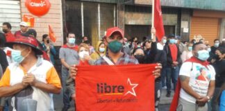 Simpatizantes de Libre protestan en las instalaciones de la Sesal exigiendo plazas laborales