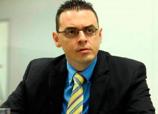 El CNE pide a la CSJ resolver los casos de los diputados Rasel Tomé y Edgardo Casaña