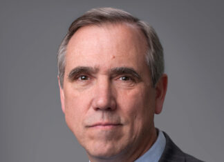 Senador Merkley considera “inaceptable” el apoyo que le brindó EE.UU a JOH pese a señalamientos