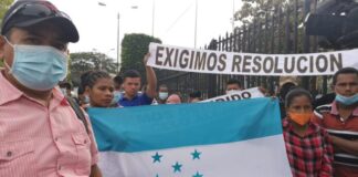 Pobladores de Wampusirpi protestan en la CSJ exigiendo la credencial de la alcaldía