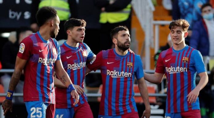 Con un doblete de Aubameyang el Barcelona golea 4-1 al Valencia