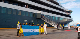 Honduras recibió el crucero “World Voyager”, con turistas que visitan Ruta Maya