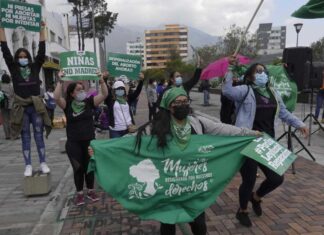 El Parlamento de Ecuador aprueba el aborto en casos de violación