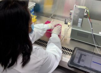 Desarrollan un dispositivo que detecta el Covid-19 en la saliva mediante luz