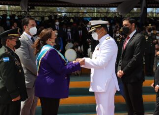 Presidenta Castro asume cargo de comandante de las Fuerzas Armadas de Honduras