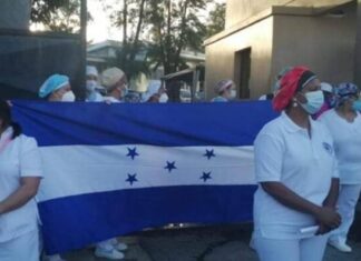 Personal de primera línea del centro de Salud de la Col. La Peña en TGU, exigen contratos y pago de salario