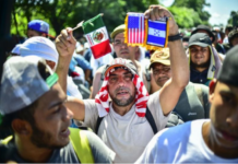 Hondureños huyen de la violencia en México y buscan asilo en Estados Unidos