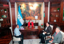 Presidenta Castro devuelve la nacionalidad al padre José Andrés Tamayo, cancelada tras el golpe de Estado