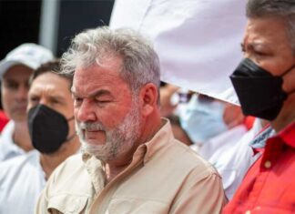Roberto Contreras anuncia que se reunirá con los vendedores ambulantes del Parque Central de SPS para su reordenamiento