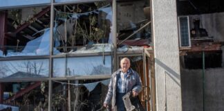 Ucrania acusa a Rusia de matar 56 personas en un hogar de ancianos