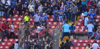 Al menos 22 heridos dejan disturbios en estadio de fútbol en centro de México