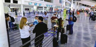 Aeropuertos hondureños abren nuevamente sus puertas a familiares de viajeros