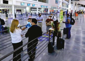Aeropuertos hondureños abren nuevamente sus puertas a familiares de viajeros