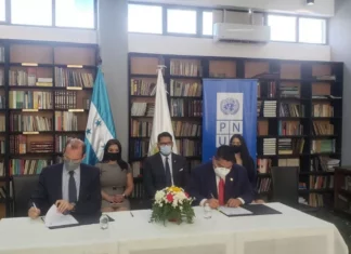 Colegio de Periodistas de Honduras y PNUD firman convenio