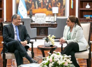 Ecuador protesta ante Honduras por la visita de Rafael Correa