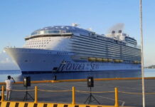 El crucero más grande del mundo llega a la paradisíaca Isla de Roatán, con más de 6.500 personas a bordo