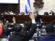 Derogan decretos que dieron acuerdos permanentes a empleados por contrato