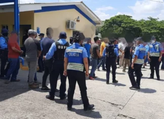 Policía captura a 5 coyotes e interceptan a 49 migrantes en El Paraíso