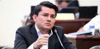 Prosecretario del CN presenta iniciativa para derogar decreto con el que se concedieron plazas a empleados por contrato