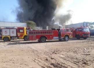 Incendio consume contenedores de empresa melonera en Choluteca