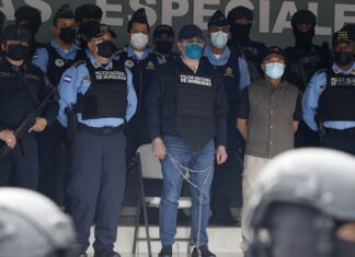 Al rededor de 30 millones de dólares le costaría la defensa a expresidente Hernández en EE. UU., según expertos
