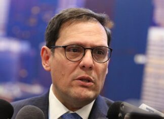 Lisandro Rosales afirma que no tiene cuentas bancarias en Panamá tras investigación financiera