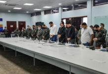 Mel Zelaya se reunió con altos cargos de las Fuerzas Armadas