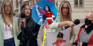 Rosalía se disfraza y juega a ser reportera por las calles de Madrid