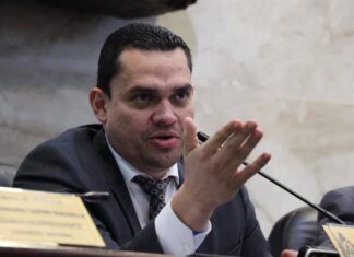 “Vamos a los EEUU si se atreven”: Zambrano reta a Ochoa y Zelaya a comprobar si los audios son reales o clonados