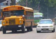 El Ejecutivo debería revisar tarifas del transporte y el costo de la canasta básica, sugiere economista