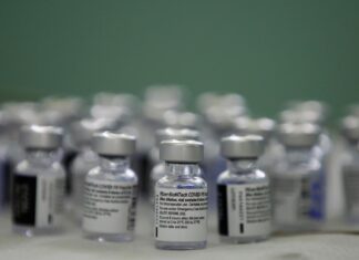 Denuncian que unas 10 mil pruebas Covid podrían estar vencidas por pleitos del Partido Libre