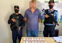 Agentes fronterizos detienen a dos sujetos por transportar de manera ilegal a 20 extranjeros en El Paraíso