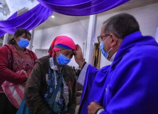 Católicos hondureños concurren a los templos por el Miércoles de Ceniza