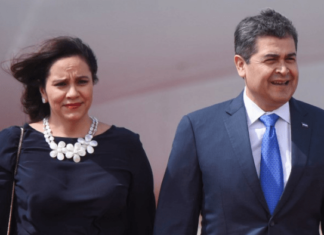 La esposa del expresidente hondureño confía en que la CSJ de una resolución judicial favorable