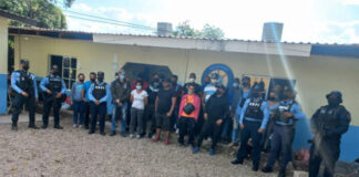 Policías arrestan en Olancho a un sujeto que transportaba a 35 migrantes irregulares