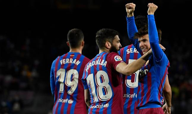 El Barça goleó 4-0 al Osasuna y encadena su cuarta victoria en la liga española