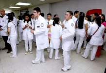 Médicos internos del Hospital Mario Catarino Rivas en huelga por falta de pago