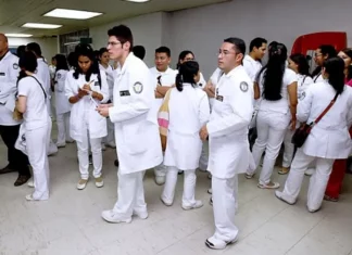 Médicos internos del Hospital Mario Catarino Rivas en huelga por falta de pago