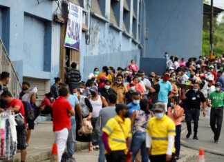 El IHSS realiza una jornada de vacunación anticovid en el Estadio Nacional previo al clásico Olimpia vs. Marathón