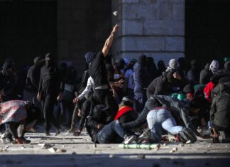 Violencia en Jerusalén mancha las celebraciones del Viernes Santo