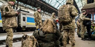 EE. UU. entrega a Ucrania material para protegerse de ataques con armas químicas